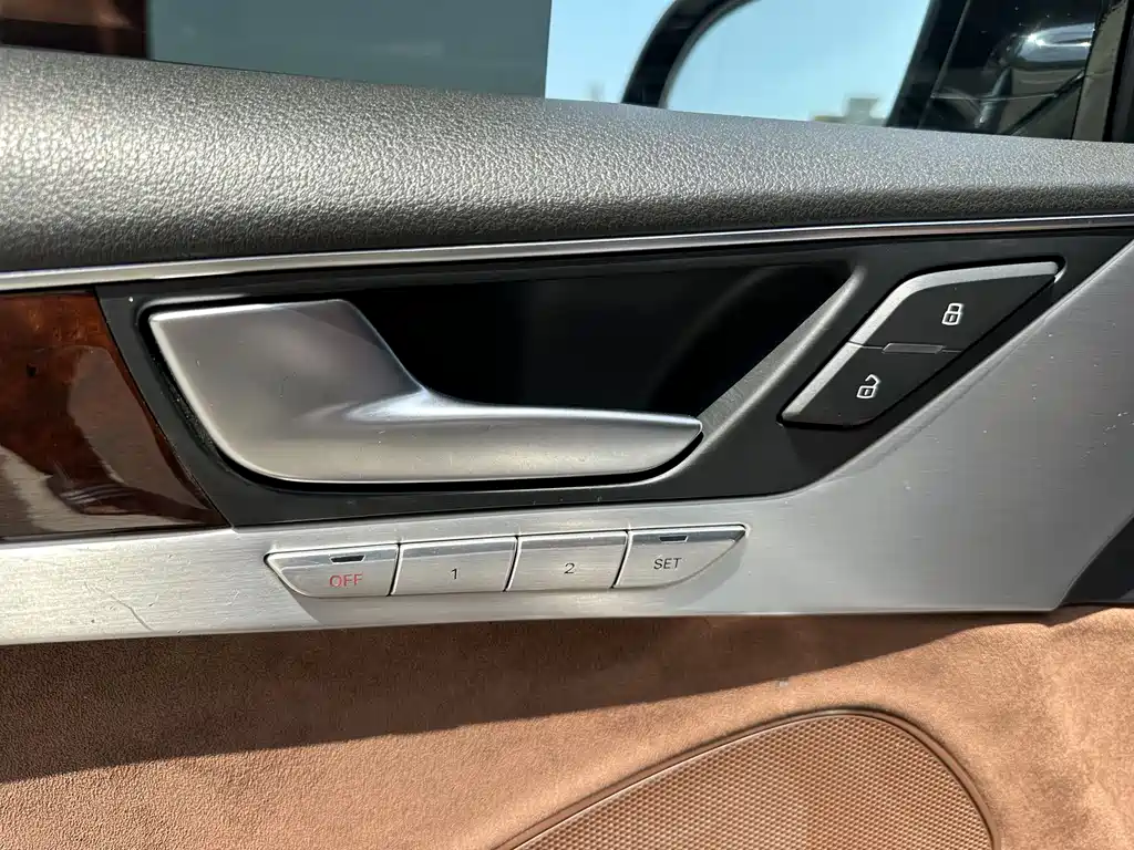 Audi A8 A8 L 50 TFSI quattro Comfort