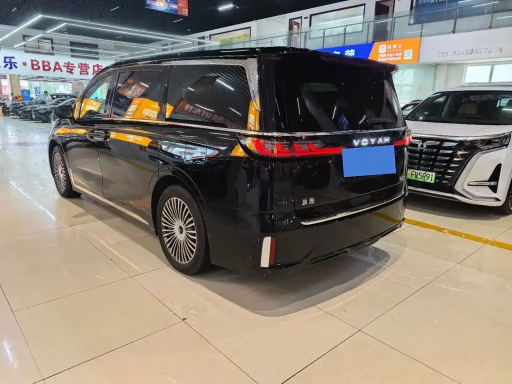 Voyah Dreamer PHEV 4 WD Excellent Kunpeng