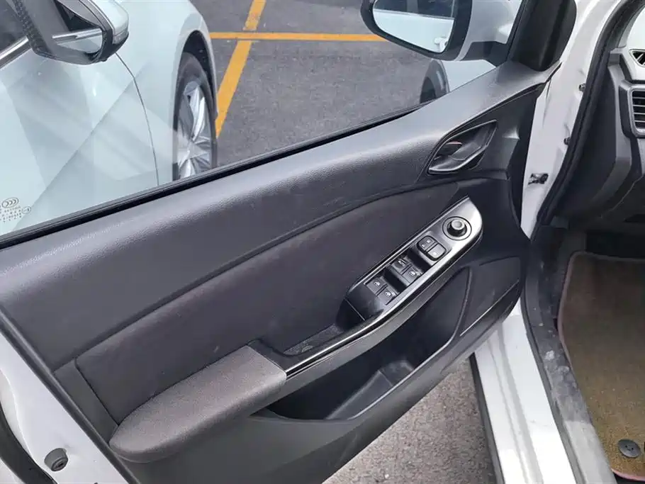 Baojun 310 宝骏310 2019款 1.2 L 自动舒适型