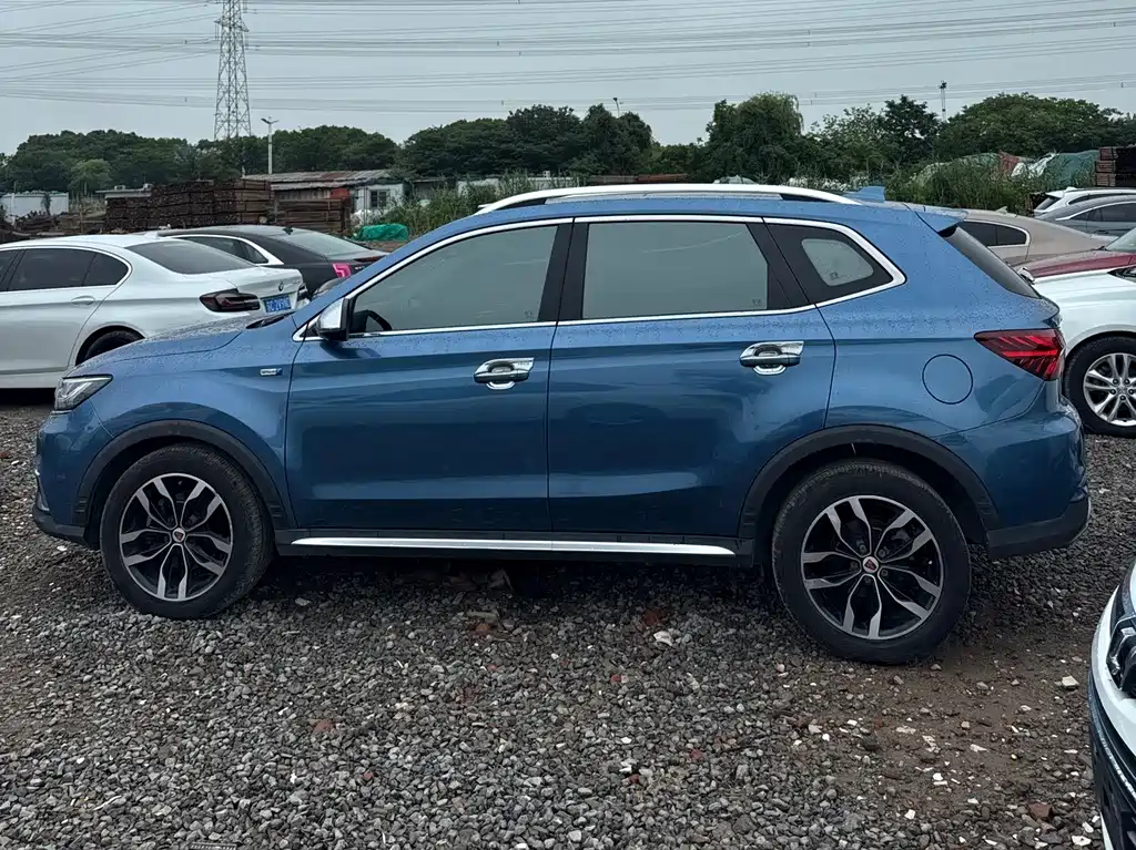 Roewe RX5 30 T 4 WD Auto Internet Smart Supreme