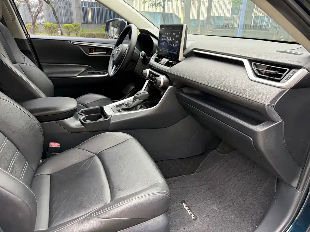 Wildlander 2.0 L CVT 4 WD Luxury