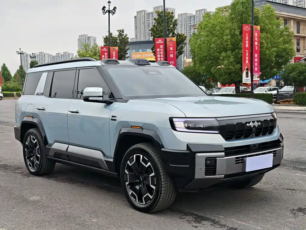 Leopard 8 Brave Flagship 7-seat