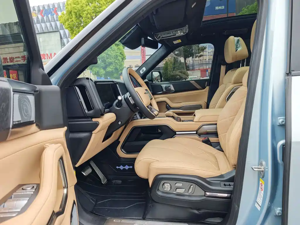Leopard 8 Brave Flagship 7-seat
