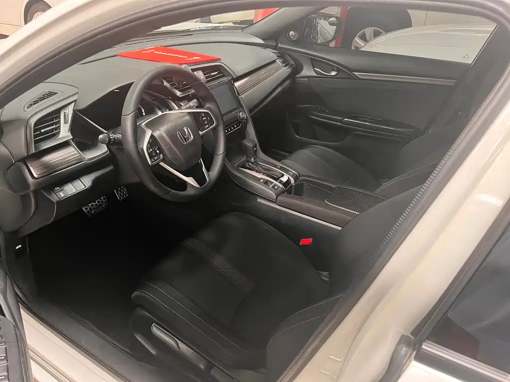 Civic HATCHBACK 220 TURBO CVT Trend Cool Control