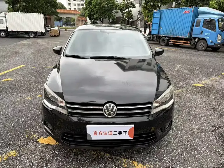 Volkswagen Jetta 1.6 L Manual Fashion