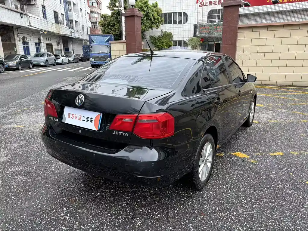 Jetta 1.6 L Manual Fashion