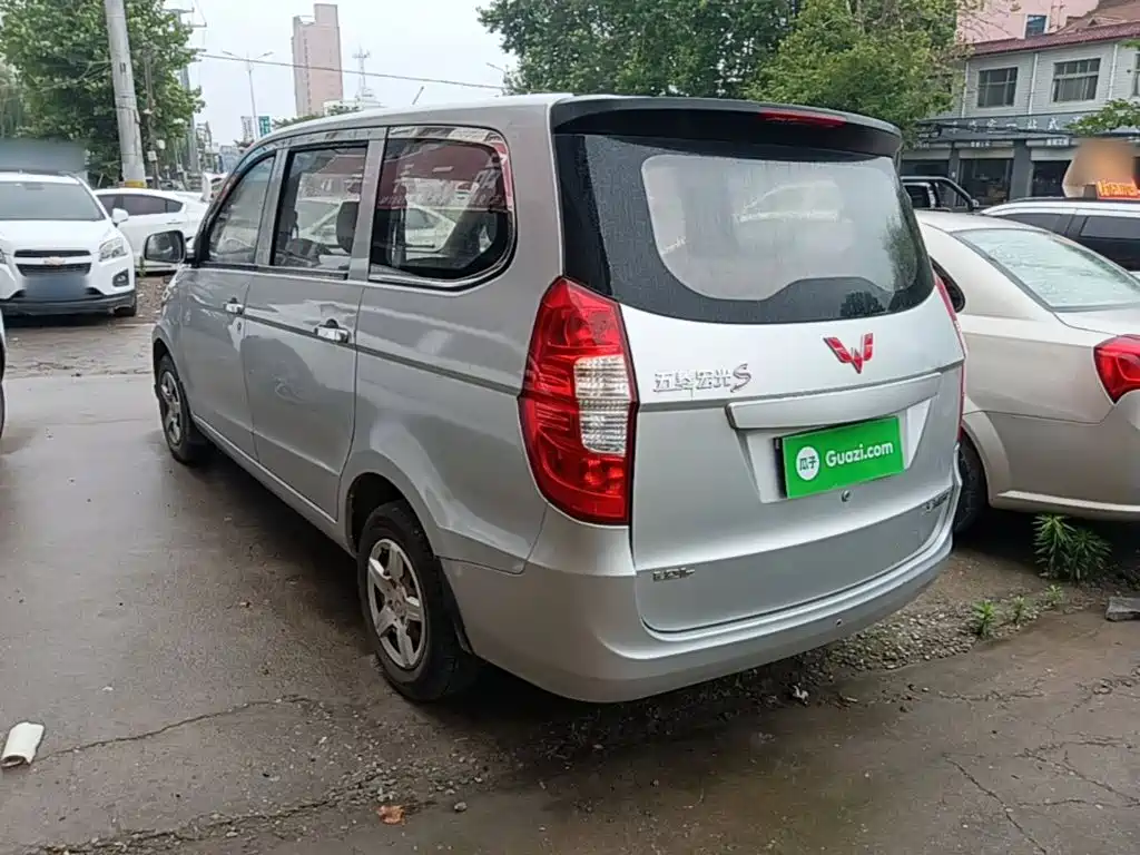 Wuling Hongguang 1.2 L Classic S Basic