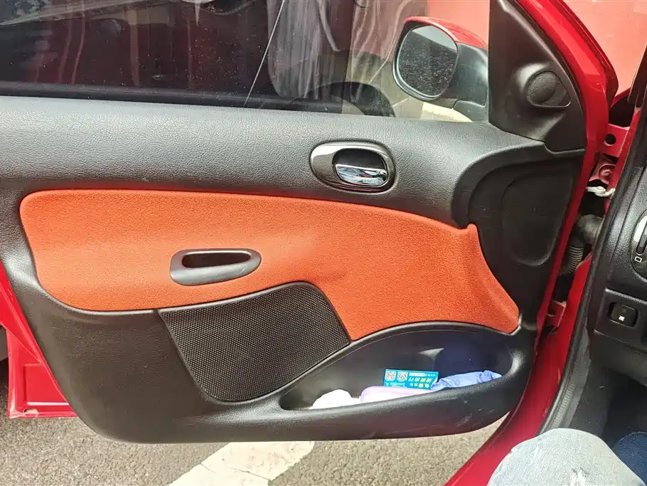 Citroën C2 雪铁龙C2 2012款 1.4 L 手动运动型