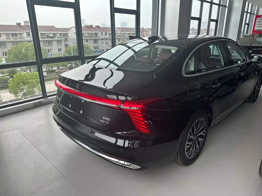Hongqi H5 2.0 T Auto Flagship Smooth