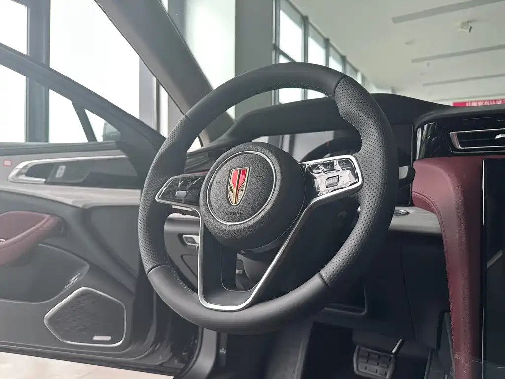 Hongqi H5 2.0 T Auto Flagship Smooth