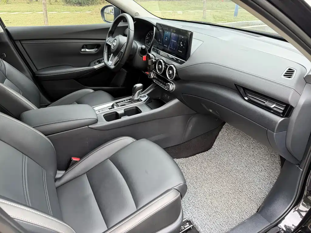 Sylphy Facelift 1.6 L CVT Joy