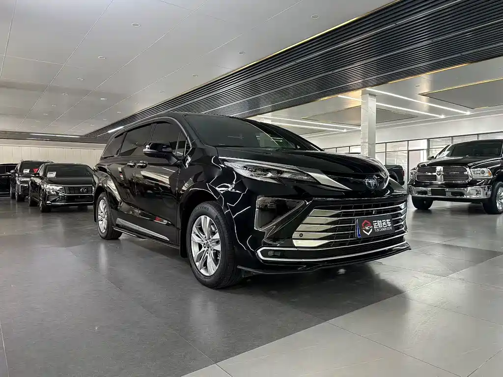 Sienna 2.5 L Hybrid Platinum