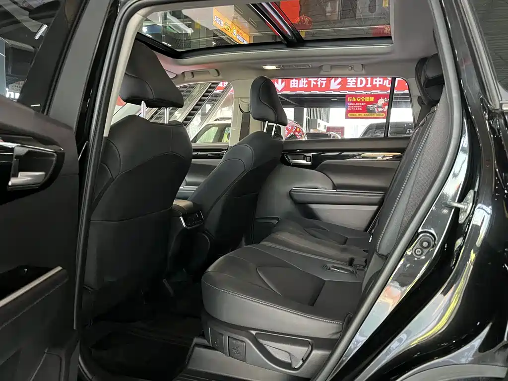 Highlander 380 T 4 WD Luxury 7-seat