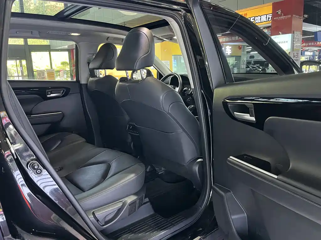 Highlander 380 T 4 WD Luxury 7-seat
