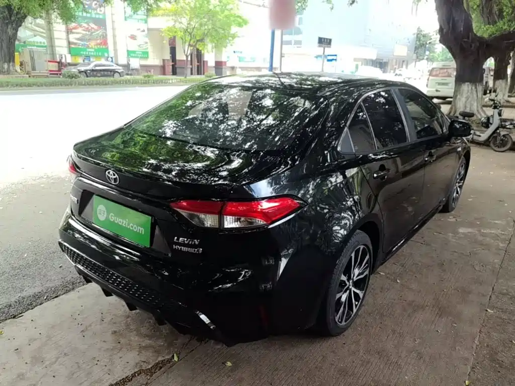 Levin Dual Engine 1.8 H E-CVT Sport