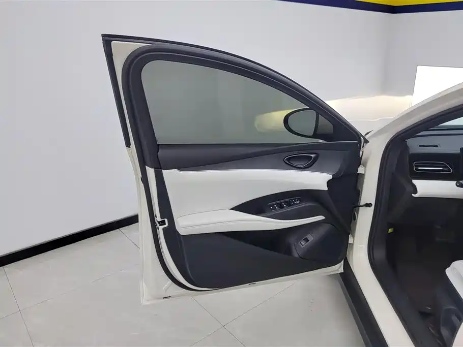 Seal 06 DM-i 80 KM Luxury