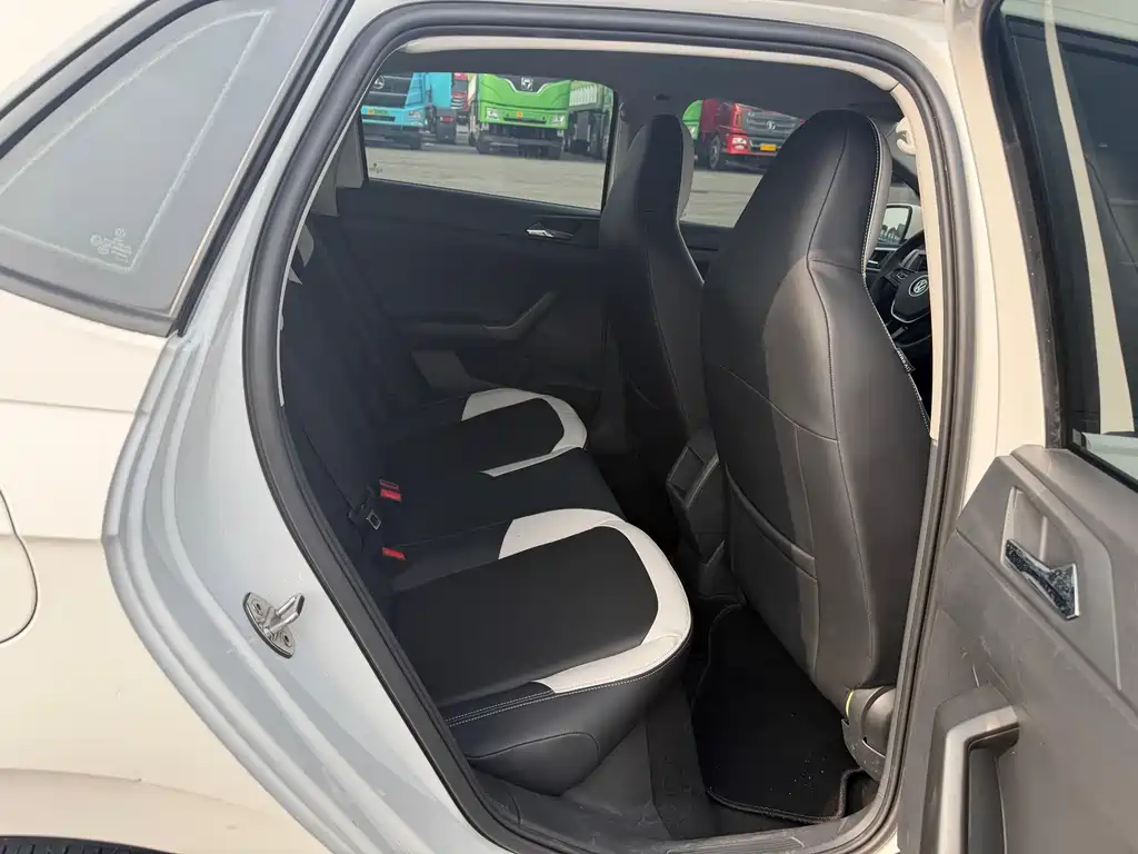 Polo Plus 1.5 L Auto Panoramic Pleasure