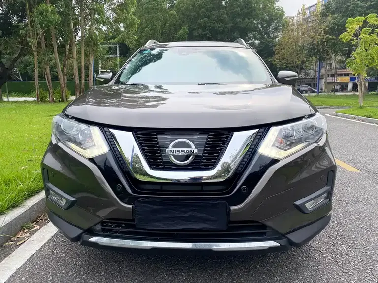 Nissan X-Trail 2.5 L CVT Connected Luxury 4 WD
