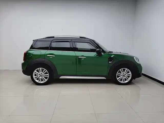 MINI COUNTRYMAN 1.5 T COOPER Connoisseur