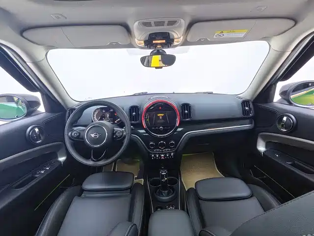 MINI COUNTRYMAN 1.5 T COOPER Connoisseur