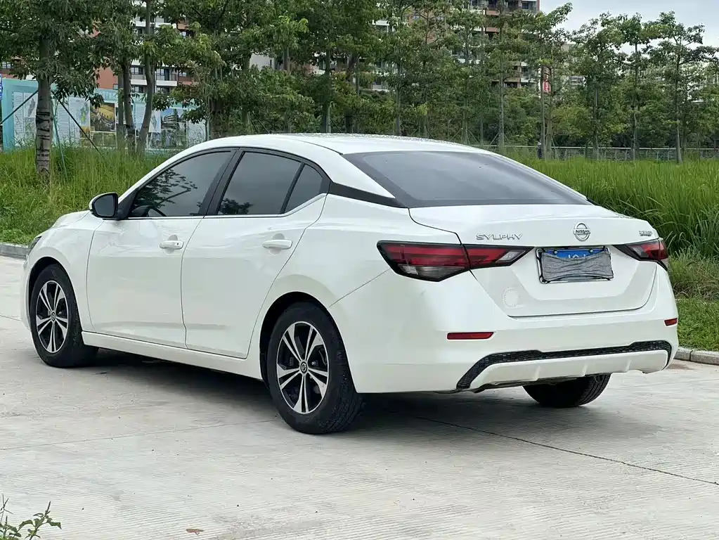 Sylphy 1.6 L XE CVT Comfort Enjoyment