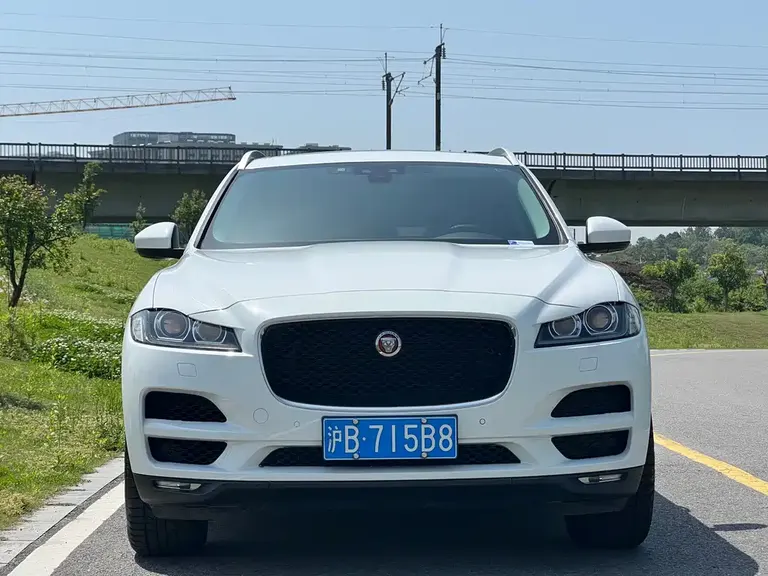 Jaguar F-PACE 2.0 T 4 WD Urban Premium