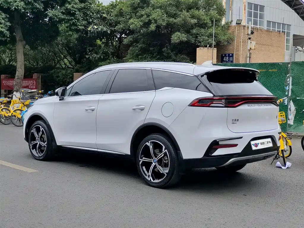 Tang NEV DM-i 112 KM Distinguished