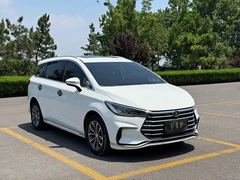 BYD Song MAX Upgraded 1.5 T Auto Luxury 6-seat