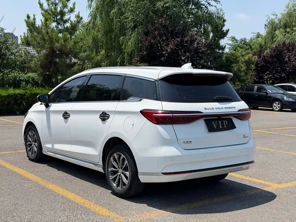 Song MAX Upgraded 1.5 T Auto Luxury 6-seat
