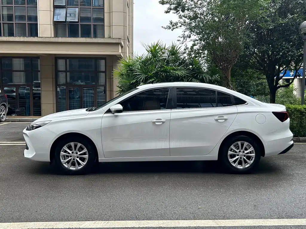 Roewe i5 1.5 L CVT Luxury