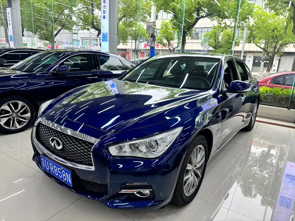Infiniti Q50 L 2.0 T Comfort