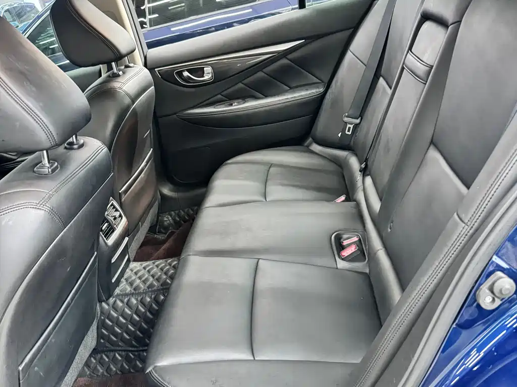 Infiniti Q50 L 2.0 T Comfort