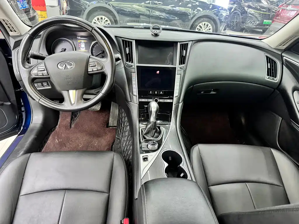 Infiniti Q50 L 2.0 T Comfort