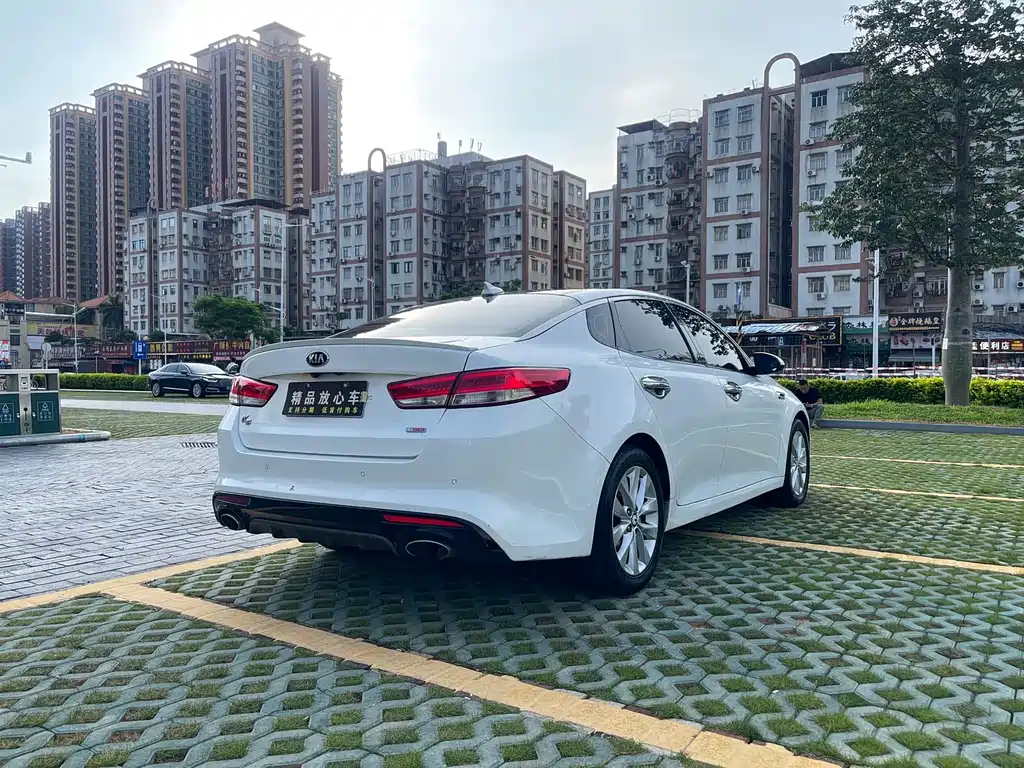 Kia K5 1.6 T Auto LUX