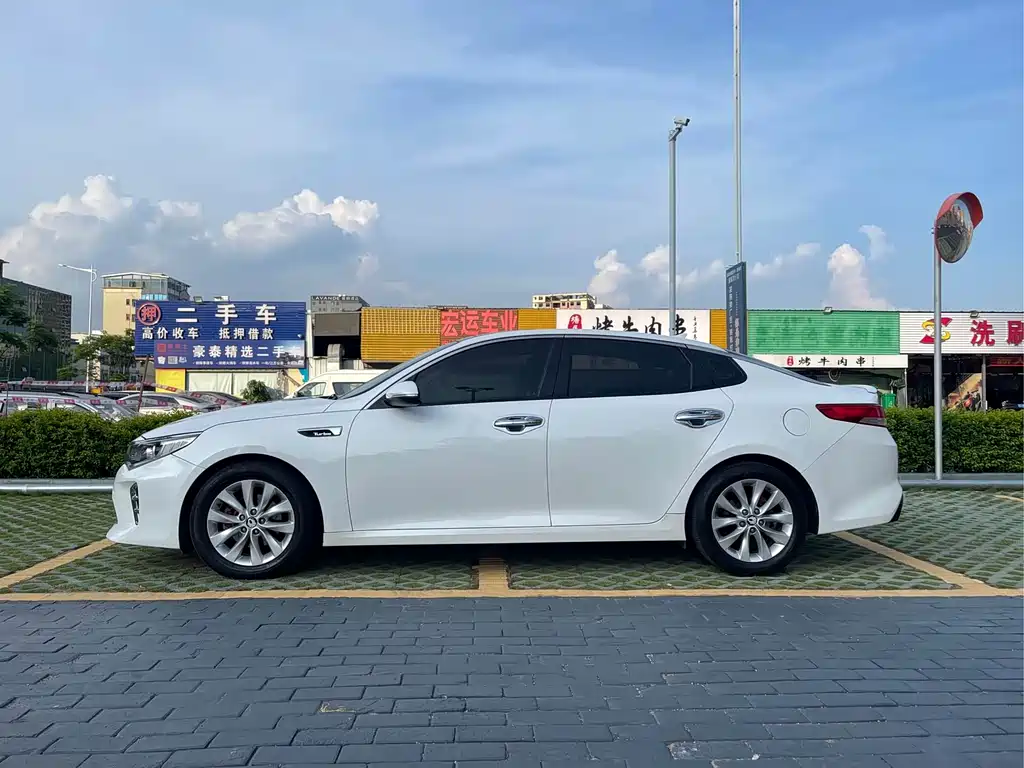 Kia K5 1.6 T Auto LUX