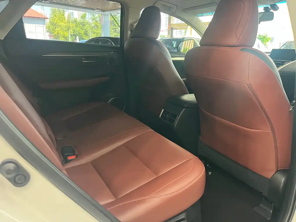Lexus NX 200 t AWD Sharp Style