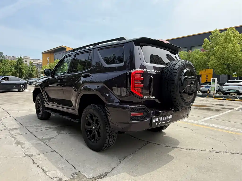 Tank 400 NEV Hi4-Z Smart Enjoyment