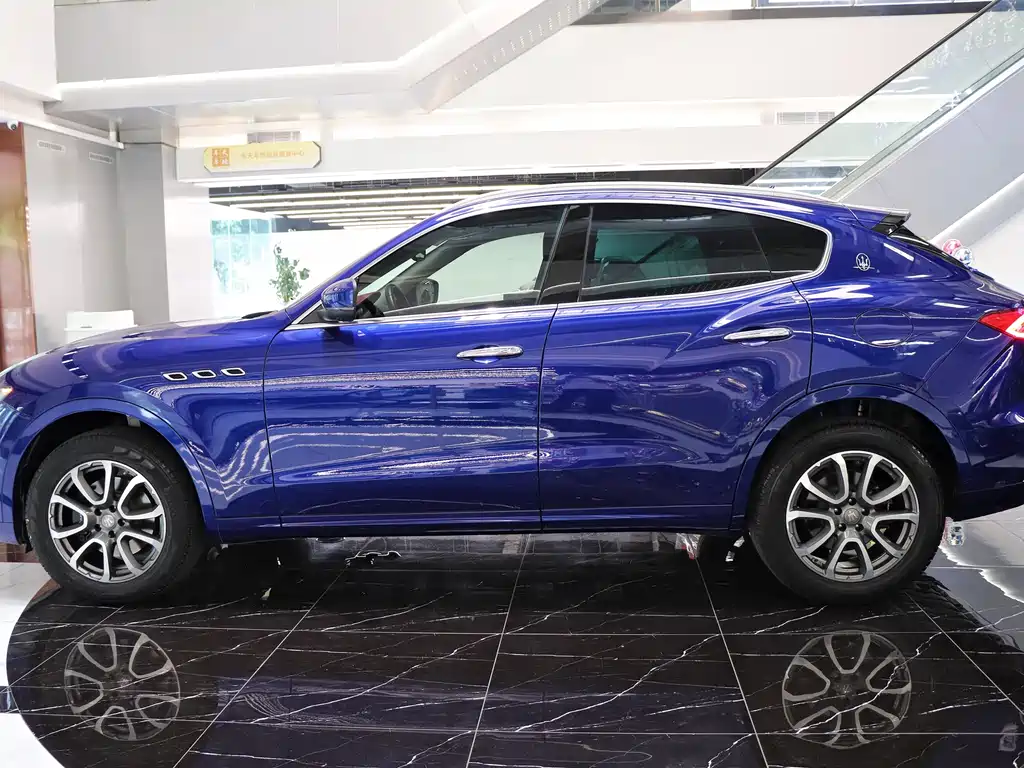 Levante 3.0 T Standard