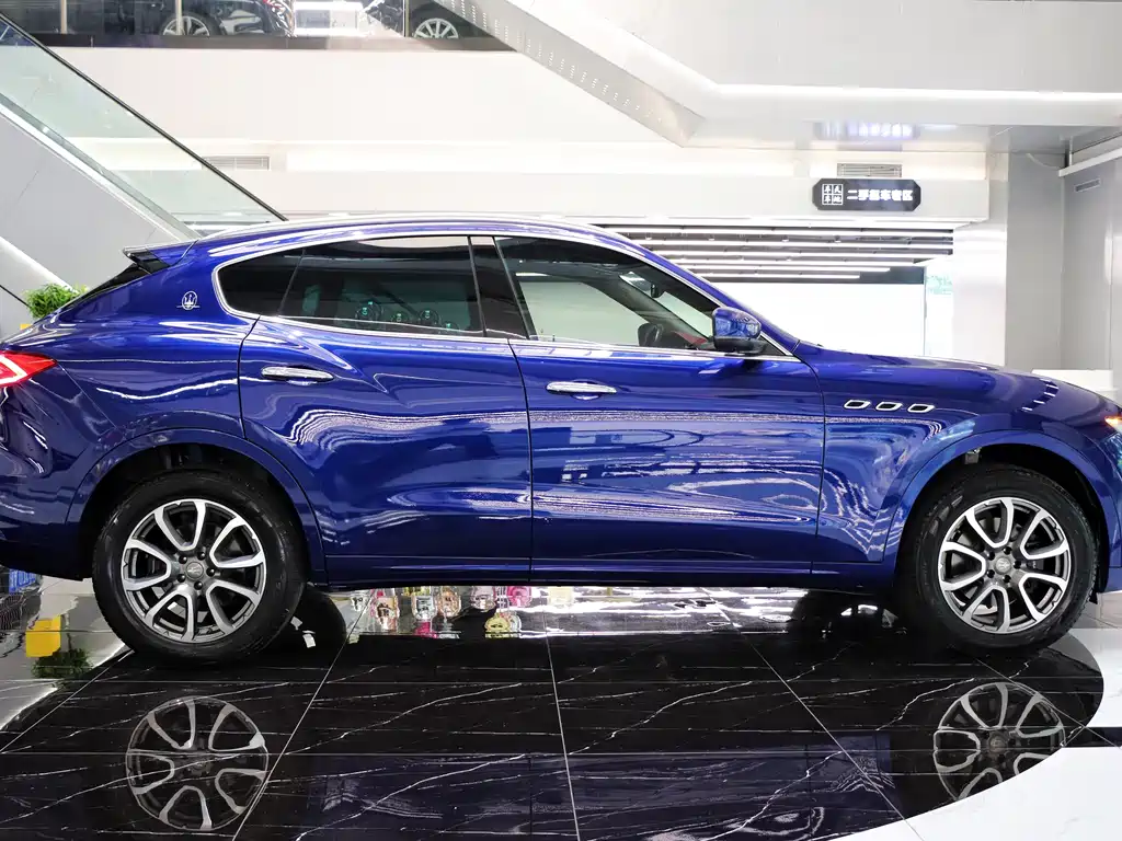 Levante 3.0 T Standard