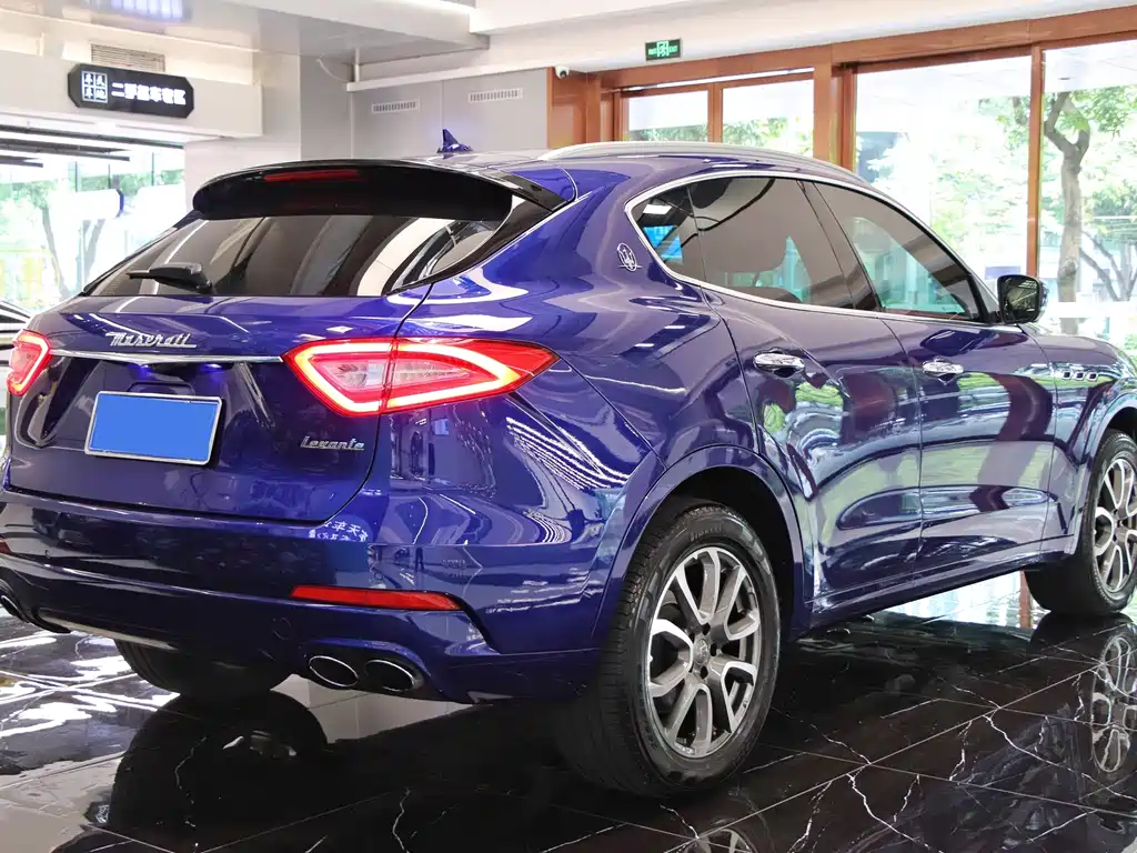 Levante 3.0 T Standard