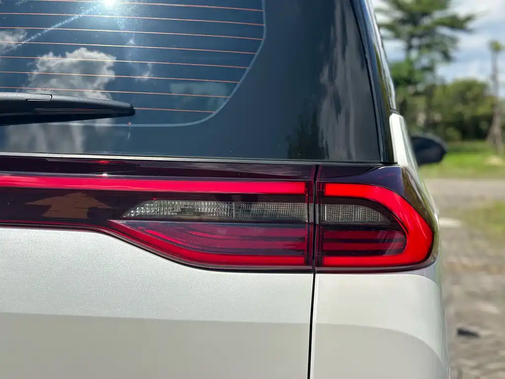 GAC Trumpchi M6 270 T Auto Honored (6-seat) CN-V