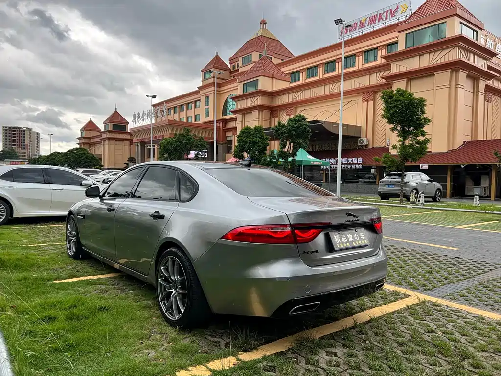 Jaguar XFL XFL 2.0 T 250 PS Luxury
