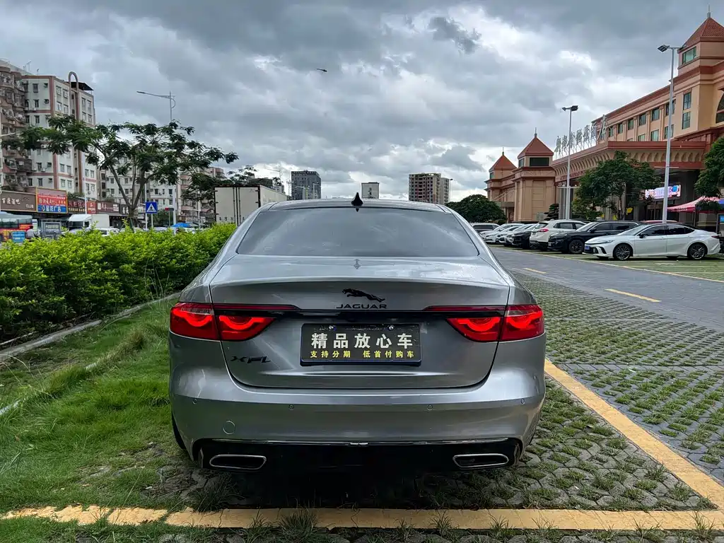Jaguar XFL XFL 2.0 T 250 PS Luxury
