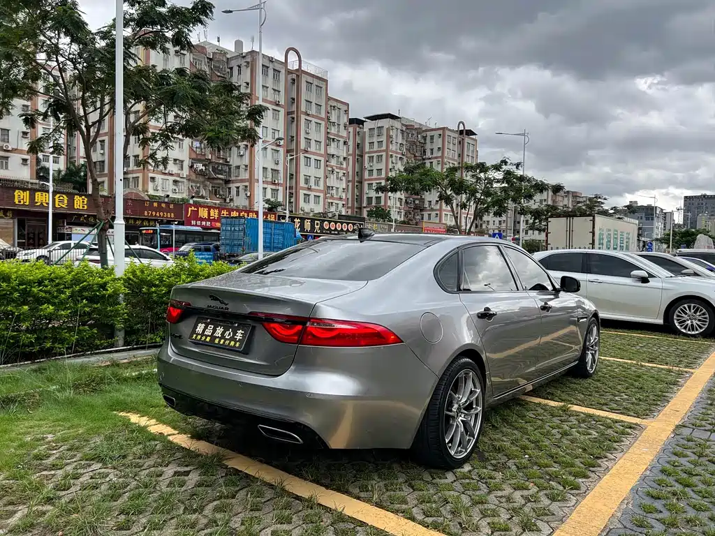Jaguar XFL XFL 2.0 T 250 PS Luxury