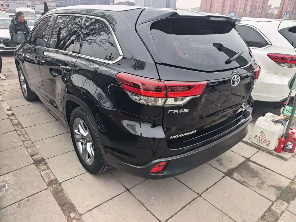 Highlander 2.0 T 4 WD Luxury 7-seat