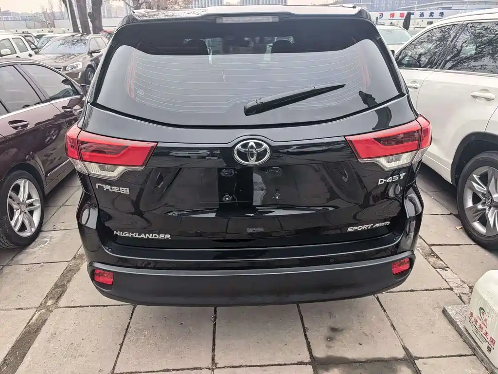 Highlander 2.0 T 4 WD Luxury 7-seat