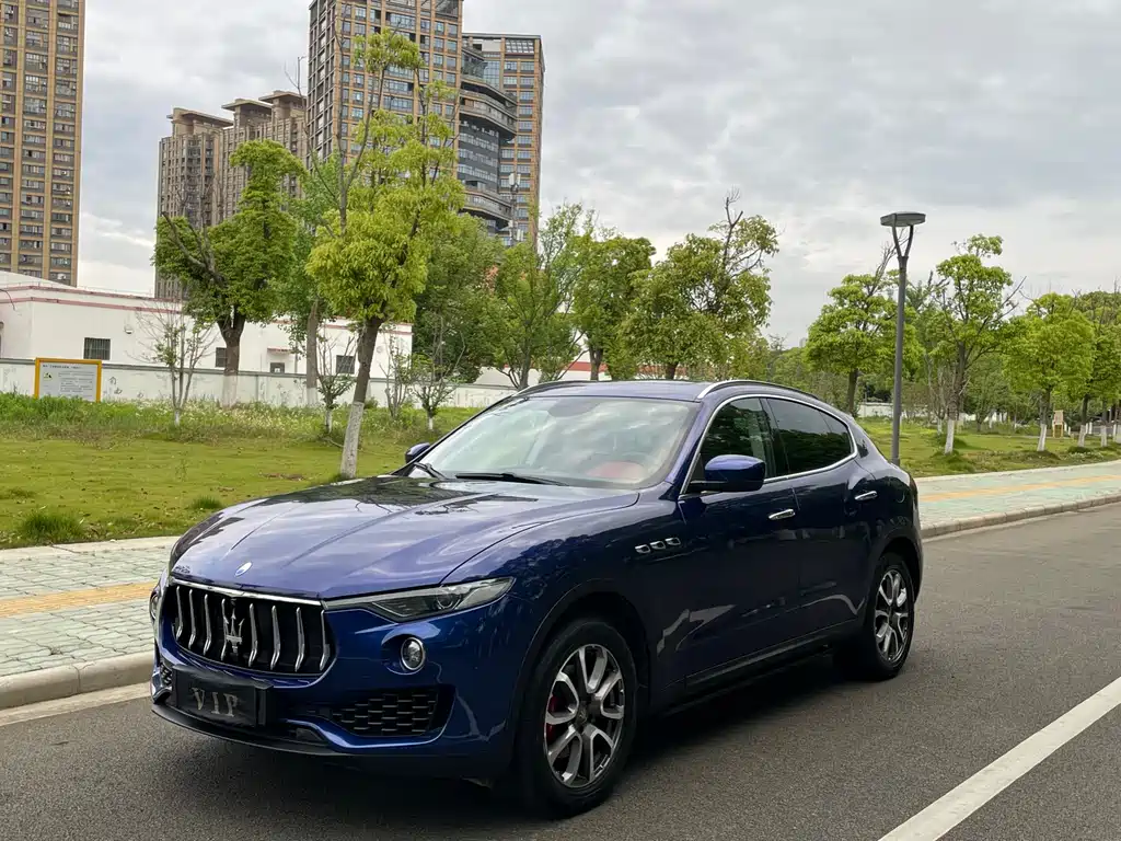 Levante 3.0 T Standard
