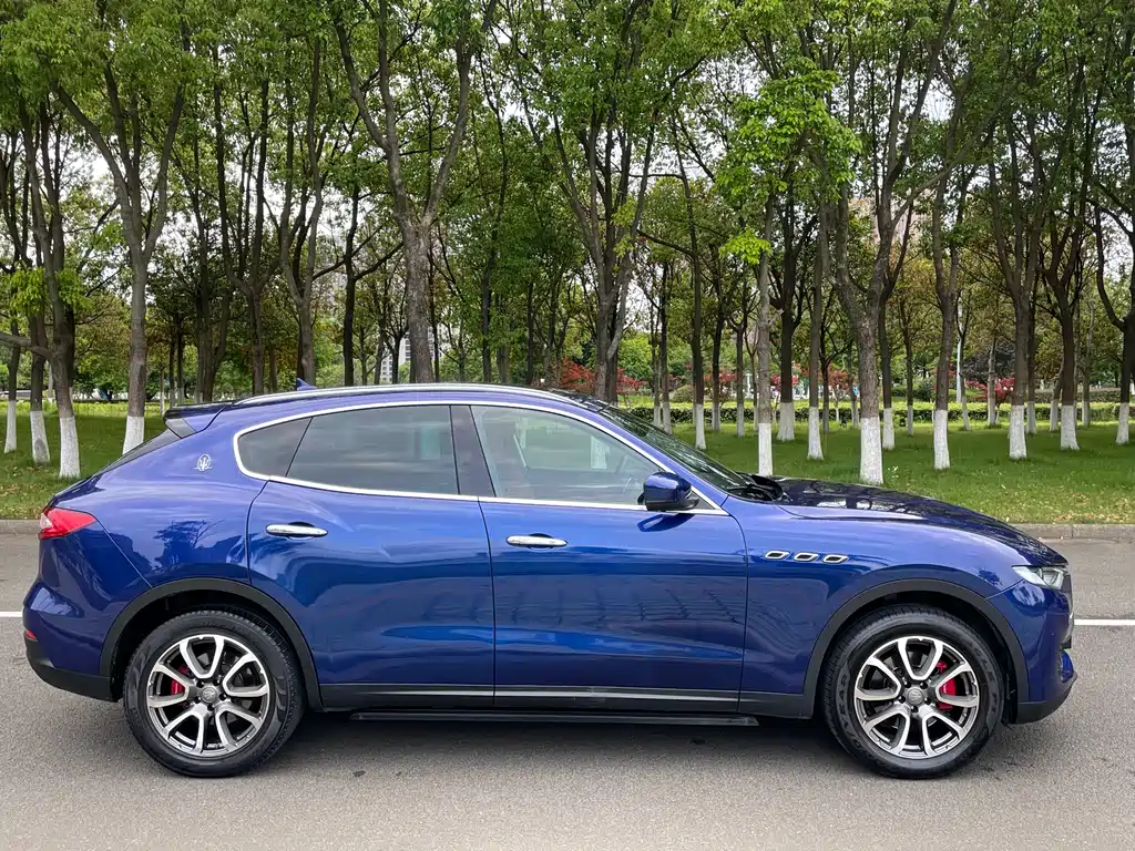 Levante 3.0 T Standard
