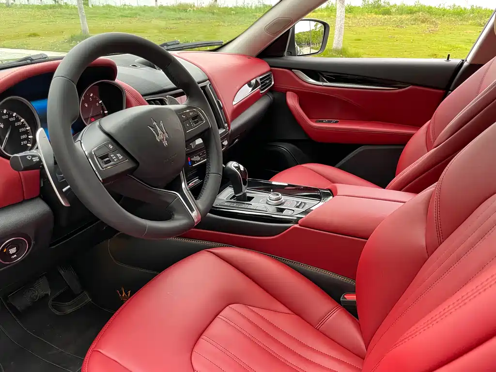 Levante 3.0 T Standard