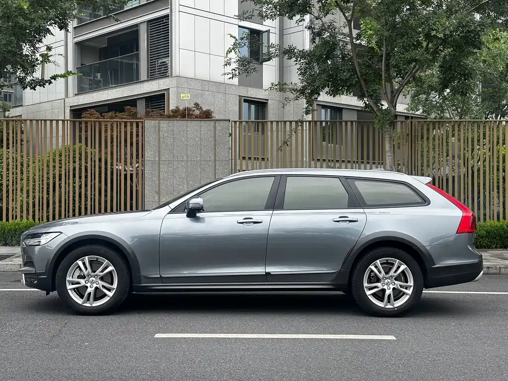 Volvo V90 沃尔沃V90 2019款 Cross Country T5 AWD 智远版 国VI